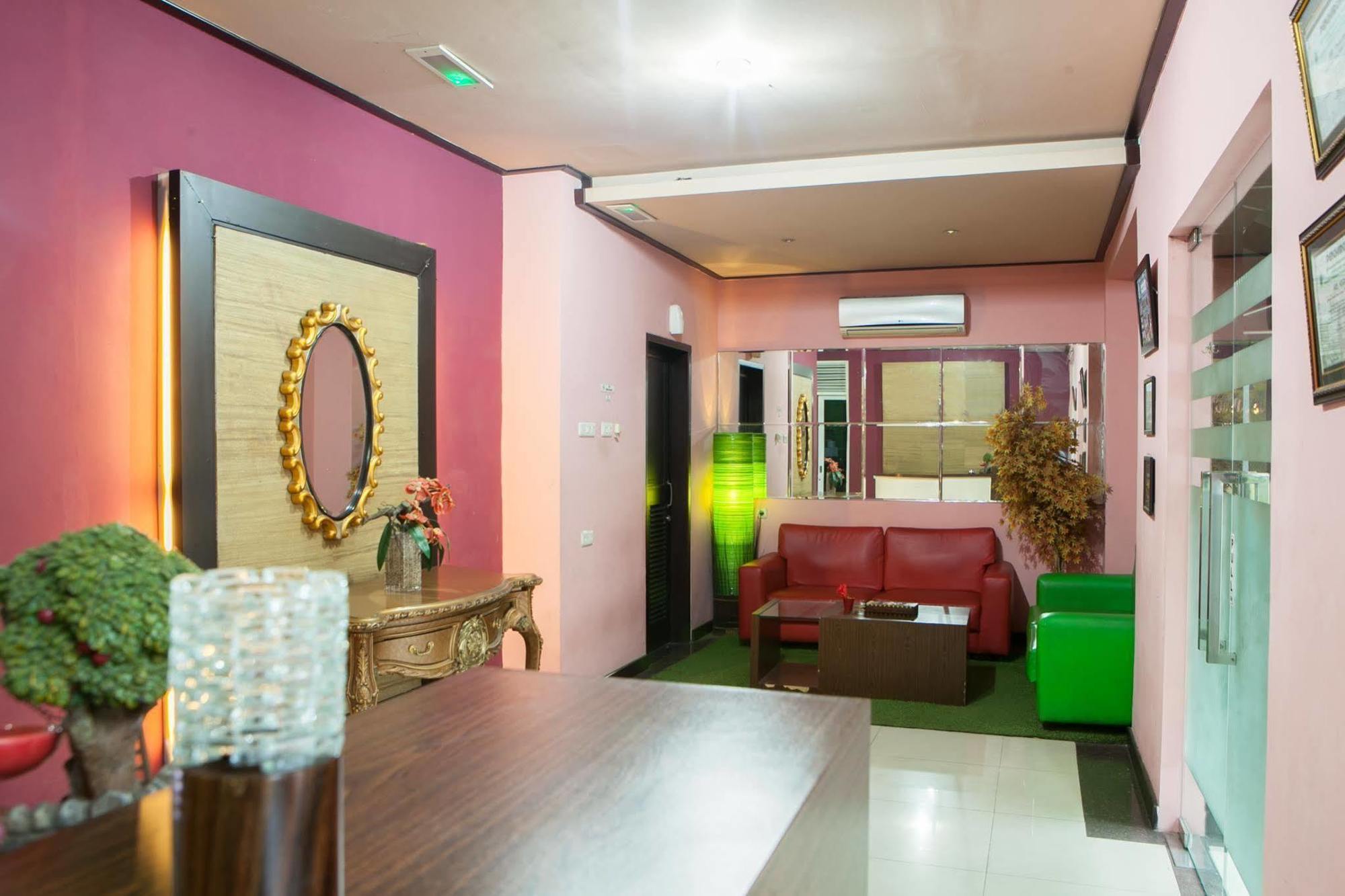 Reddoorz Plus @ Talaga Bodas Bandung Luaran gambar