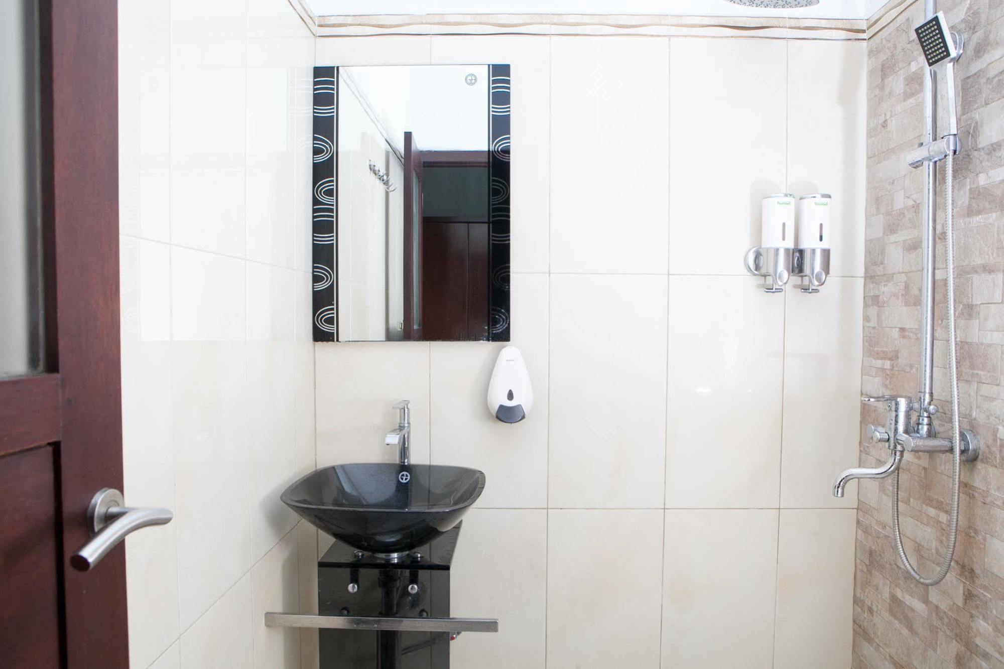 Reddoorz Plus @ Talaga Bodas Bandung Luaran gambar