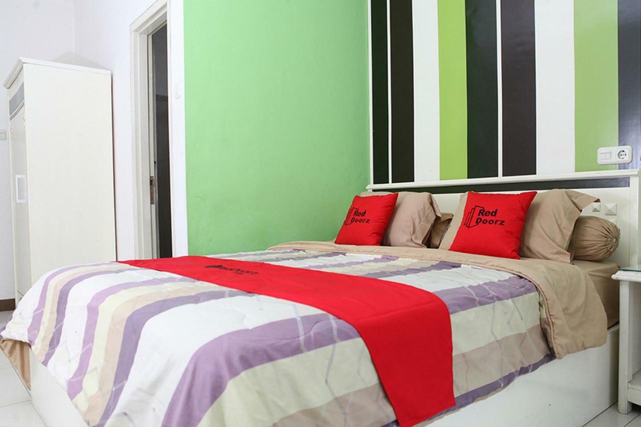 Reddoorz Plus @ Talaga Bodas Bandung Luaran gambar