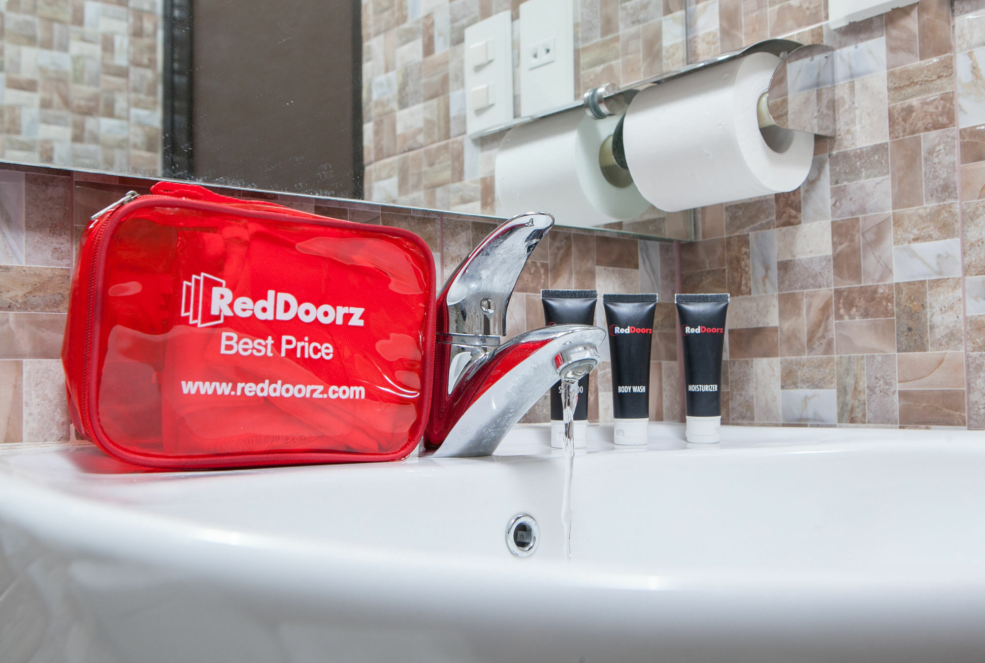 Reddoorz Plus @ Talaga Bodas Bandung Luaran gambar